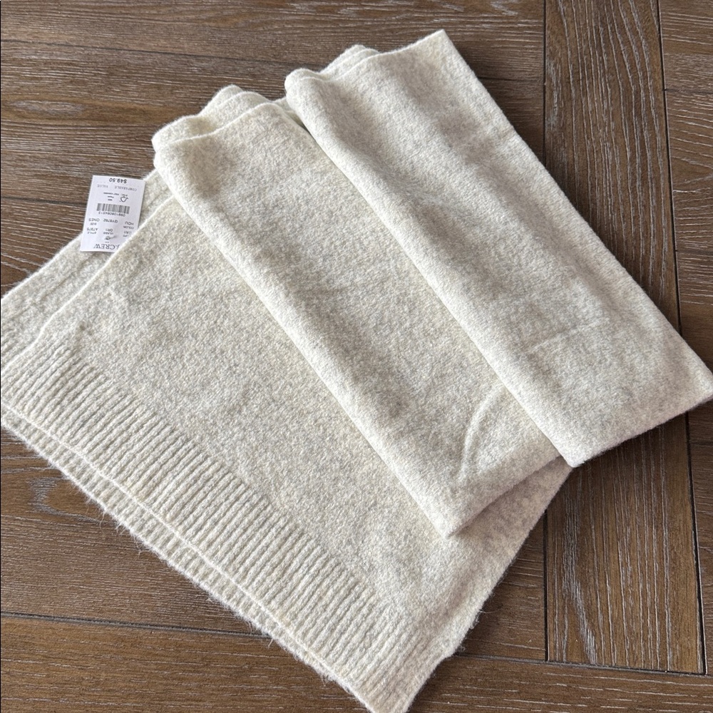J Crew scarf in extra soft yarn